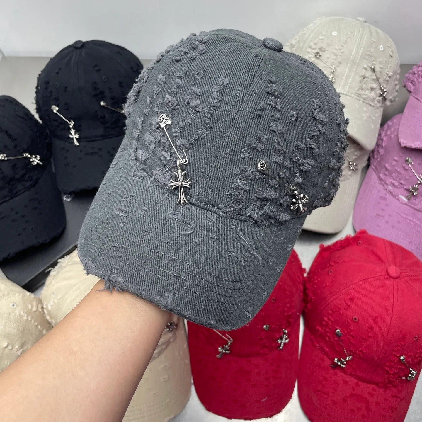 Crowe heart hole baseball cap